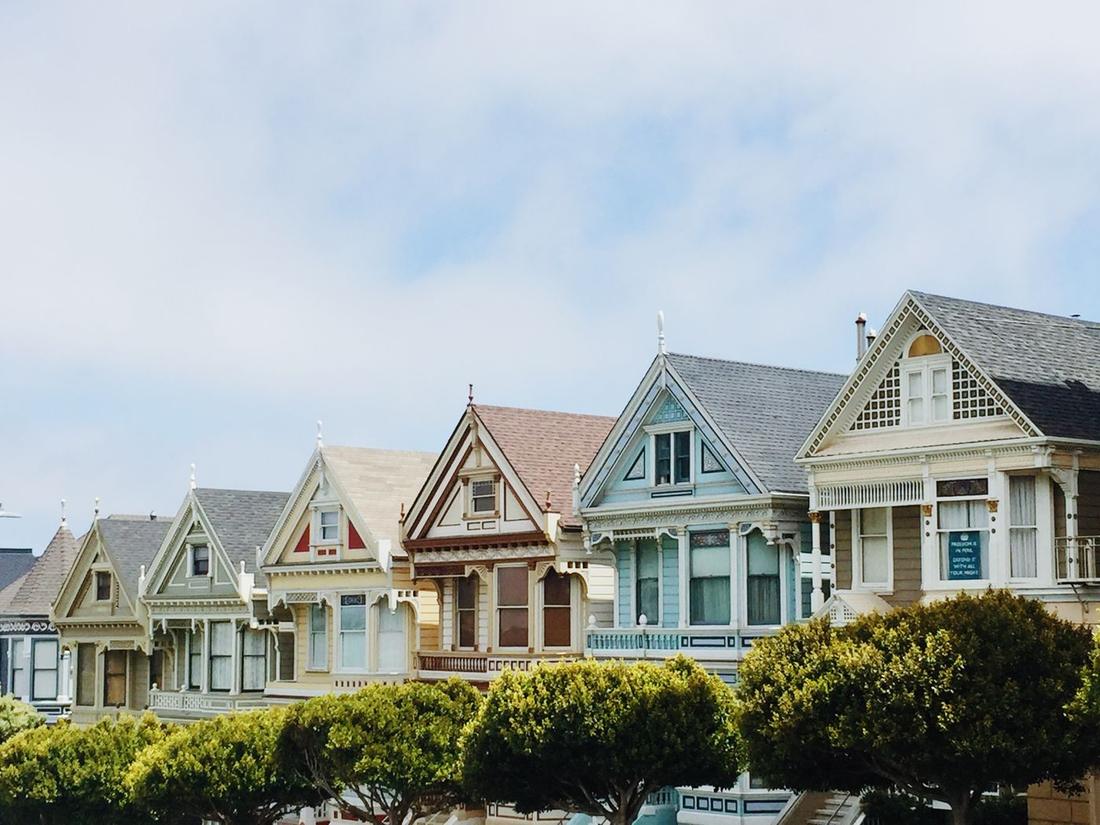 A row of older Syracuse houses